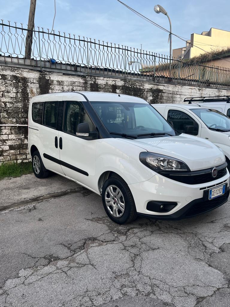 
								Fiat Doblò full									