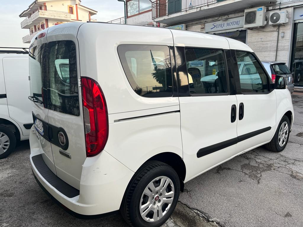 
								Fiat Doblò full									
