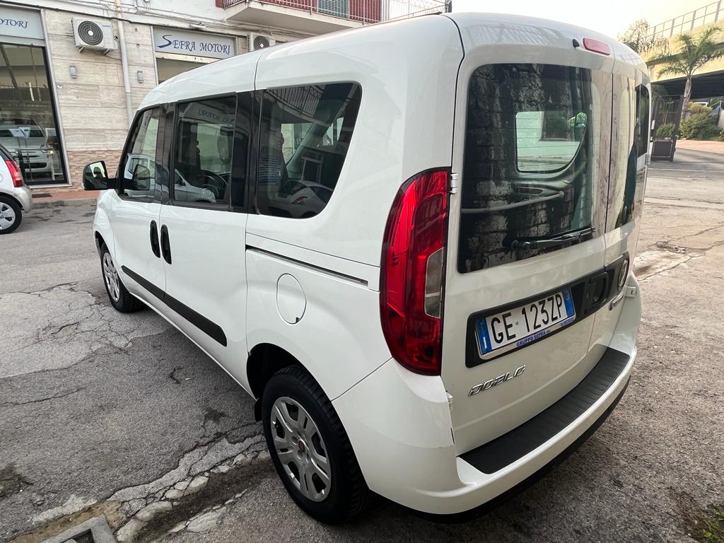 
								Fiat Doblò full									