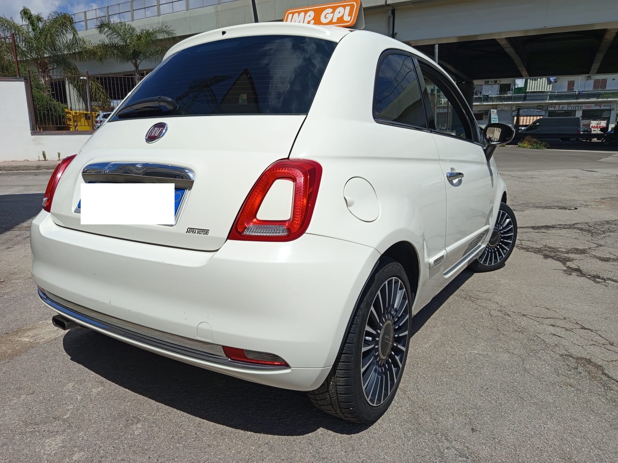 
								Fiat 500 full									