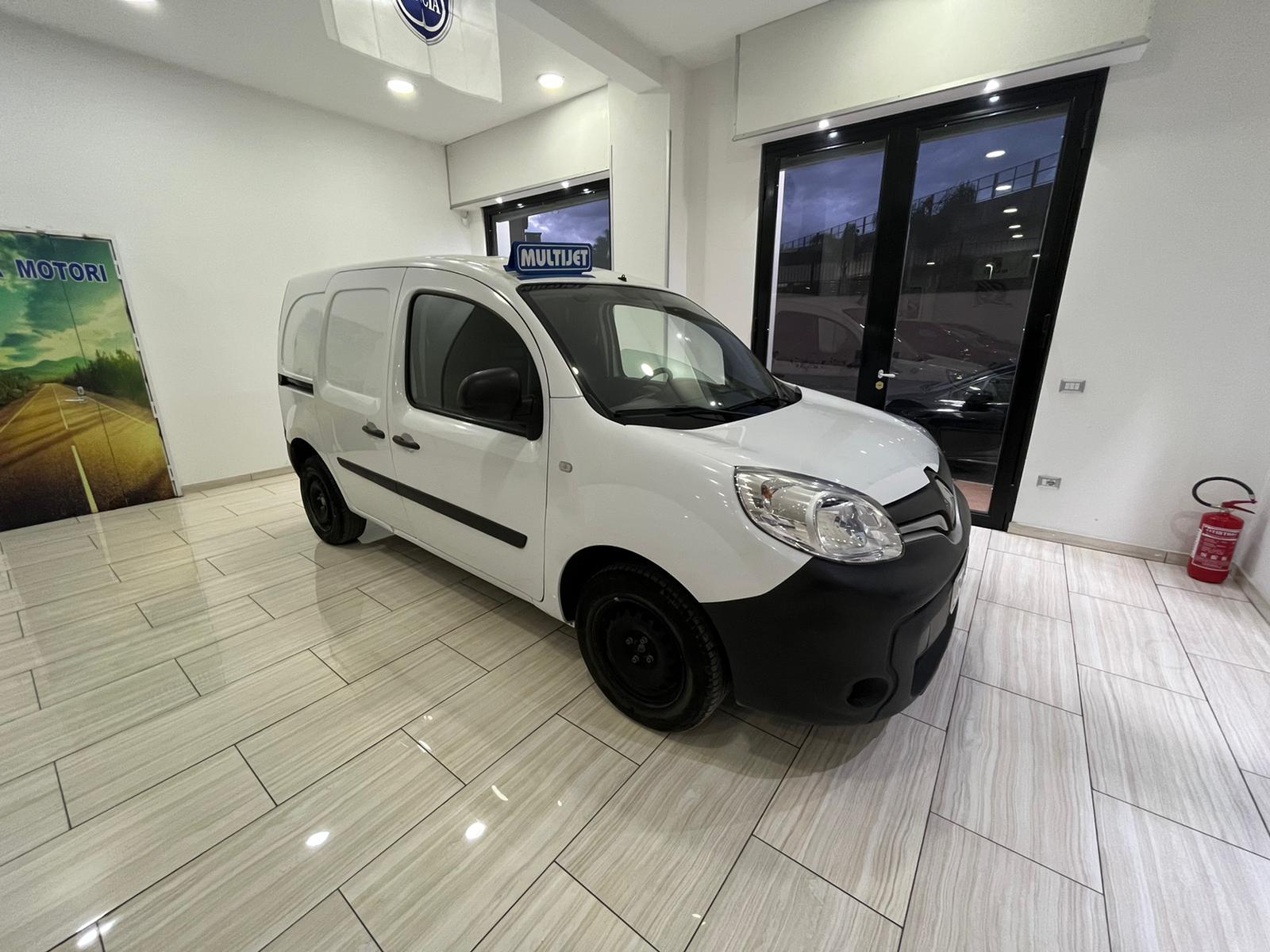 
								Renault Kangoo full									