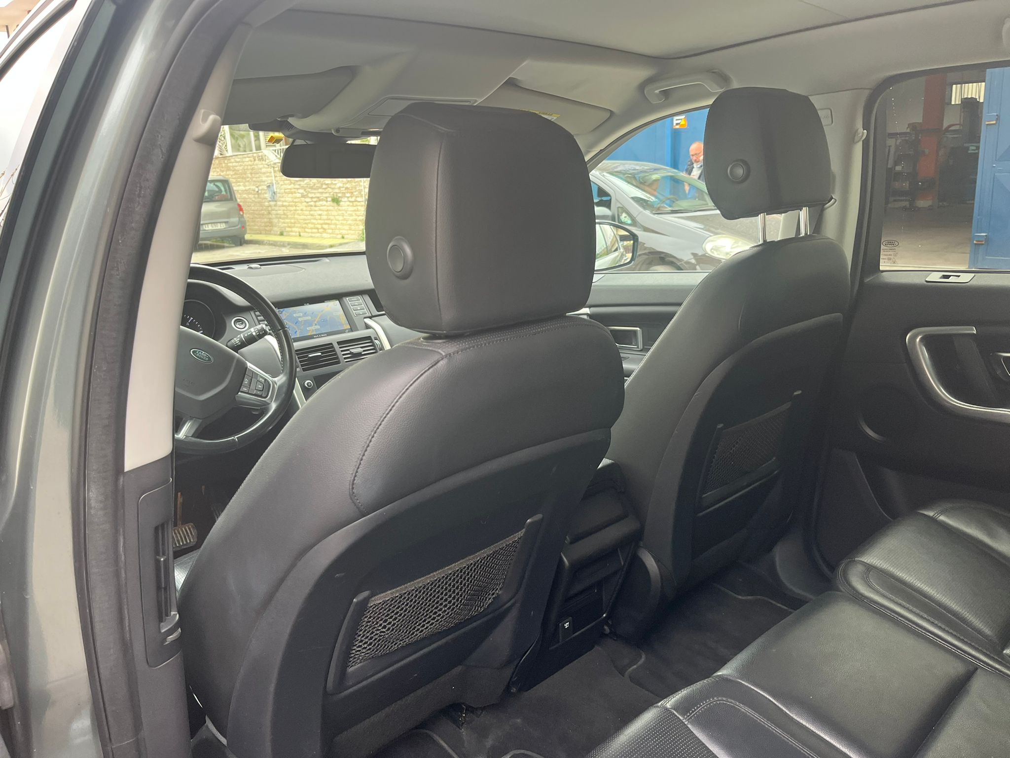 
								Land Rover Discovery Sport full									