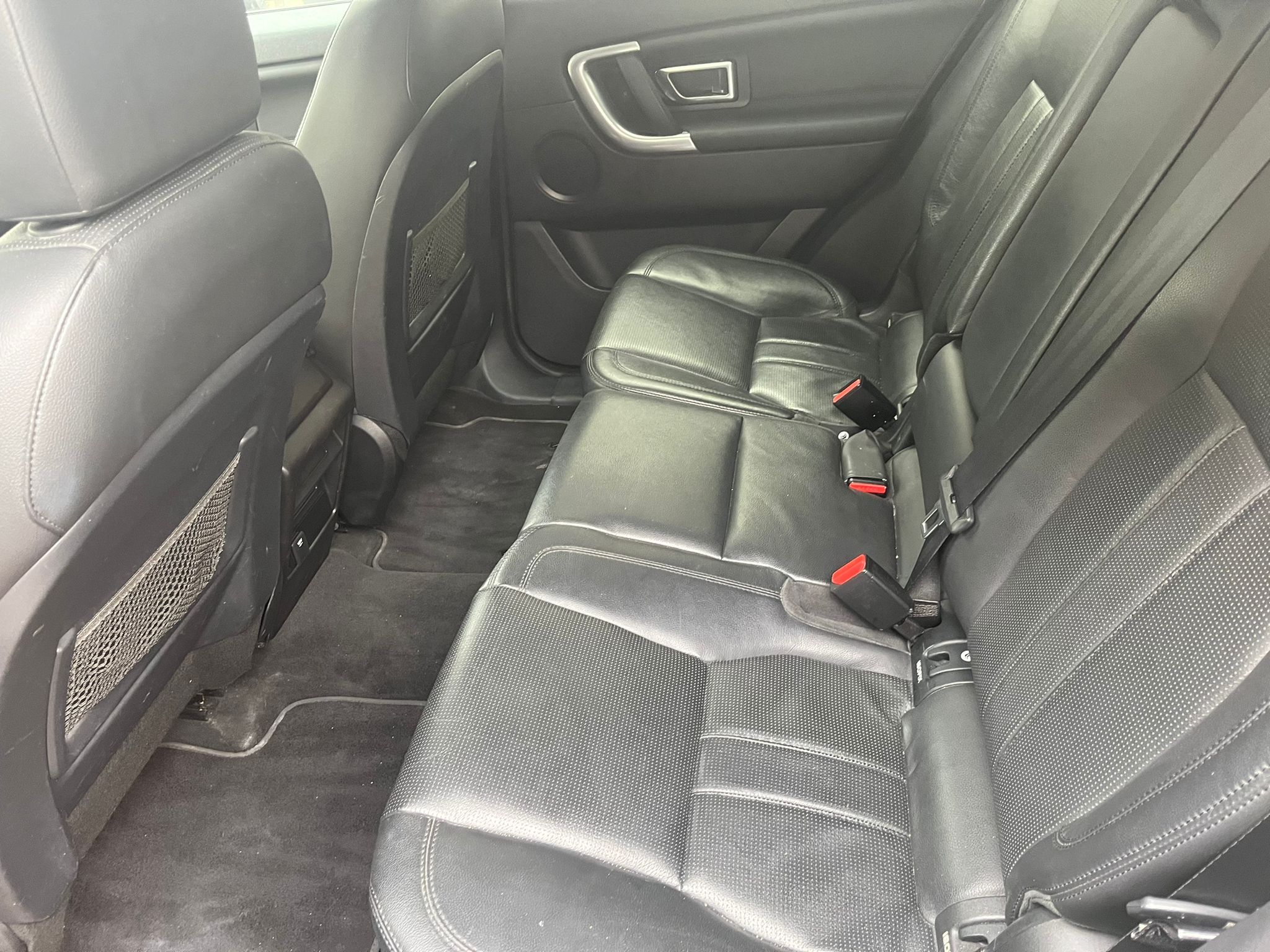 
								Land Rover Discovery Sport full									